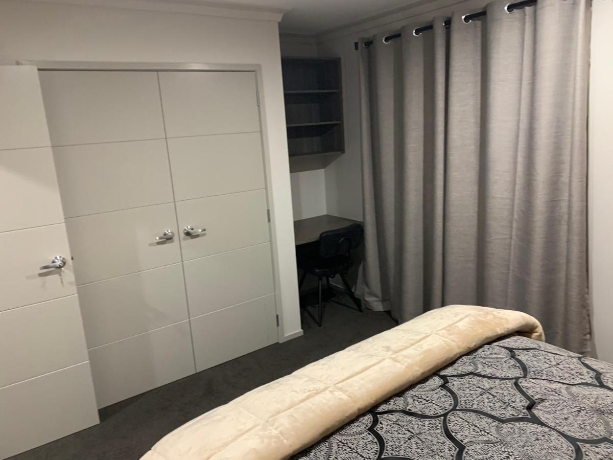 Executive-Style Home Away From Home. Hawera Kültér fotó